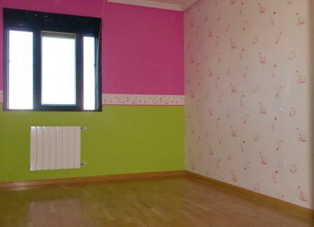 Pintura en 2 colores, papel pintado y cenefa papael pintado